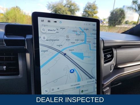 Used 2022 Ford Expedition Platinum image 3