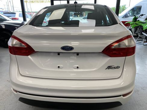 Used 2015 Ford Fiesta S image 9