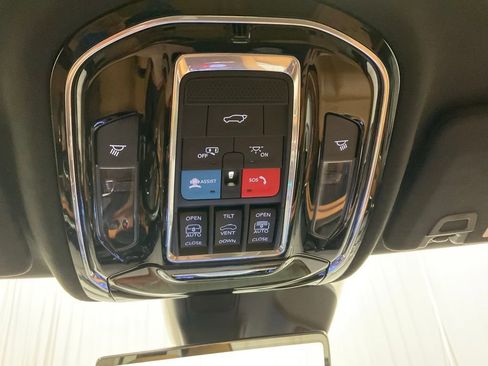 Used 2022 Jeep Grand Cherokee Summit image 22