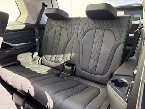 Used 2025 BMW X7 xDrive40i image 14