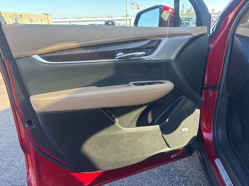 Used 2025 Cadillac XT6 Premium Luxury w/ Platinum Package image 9