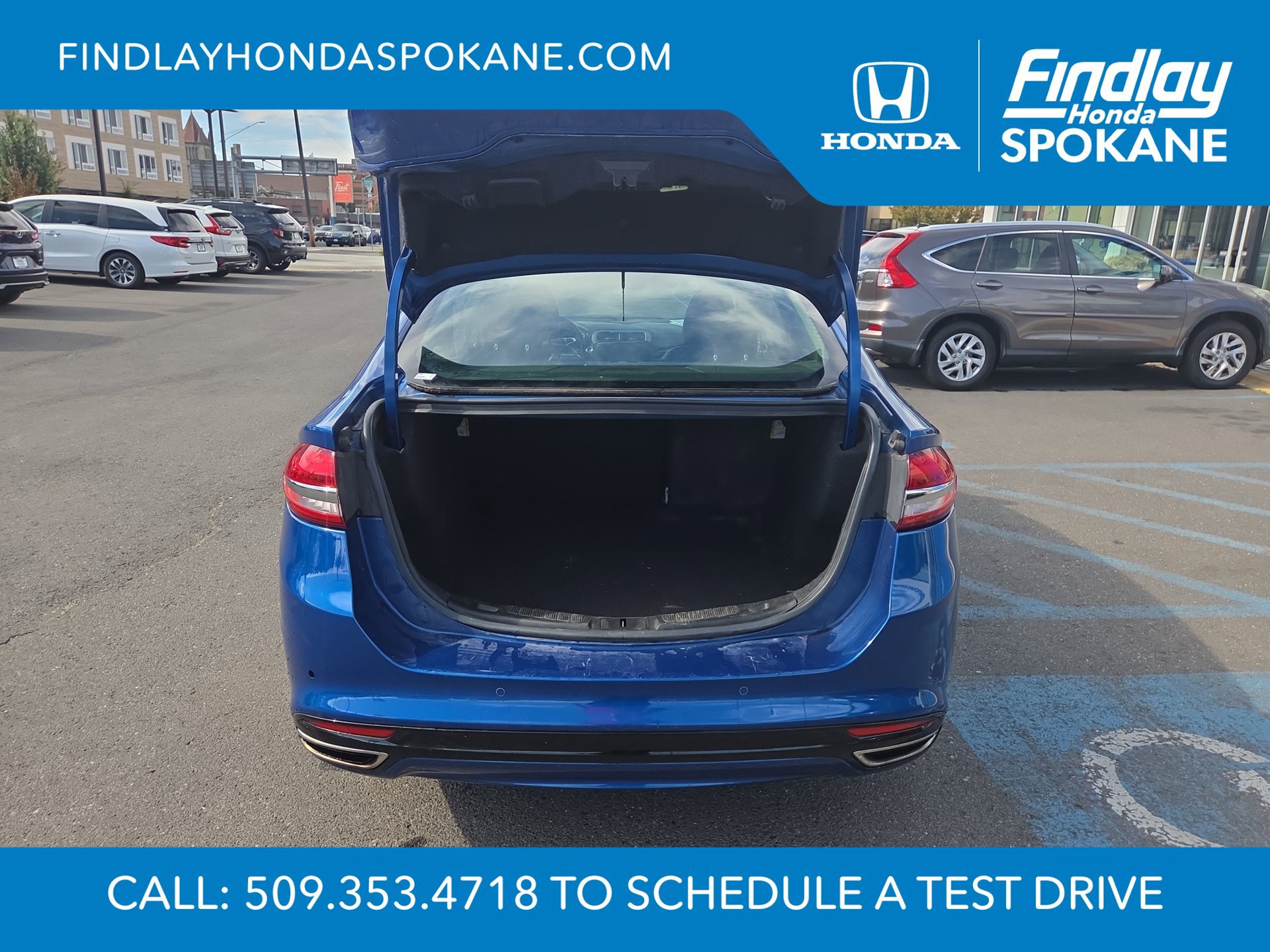 Used 2017 Ford Fusion SE w/ Fusion SE Technology Package FWD image 11