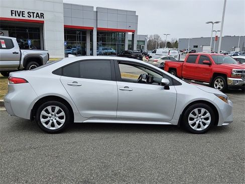 Used 2024 Toyota Corolla LE image 12