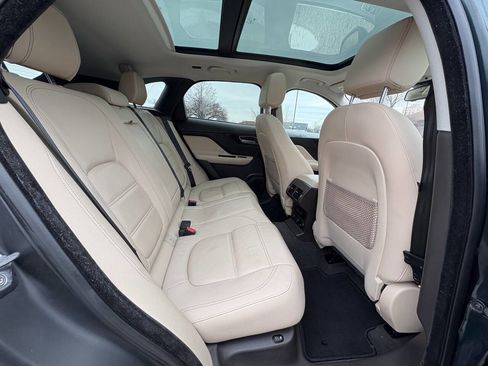 Used 2018 Jaguar F-PACE Prestige image 29