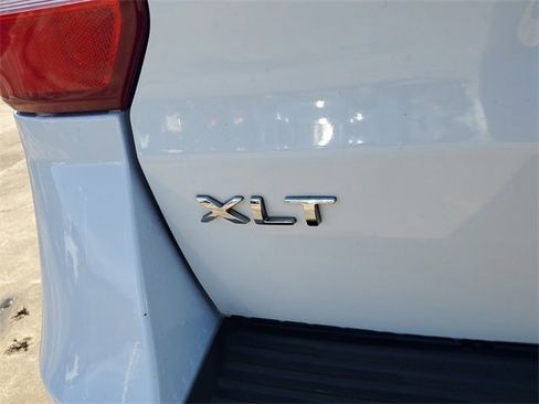 Used 2020 Ford Expedition XLT image 5