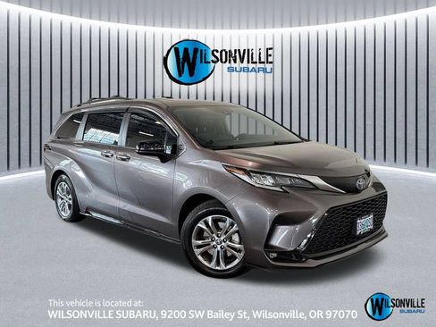 Used 2022 Toyota Sienna XSE w/ XSE Plus Package AWD/4WD image 1