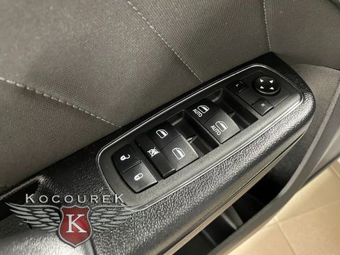 Used 2023 Dodge Charger SXT w/ Blacktop Package image 18