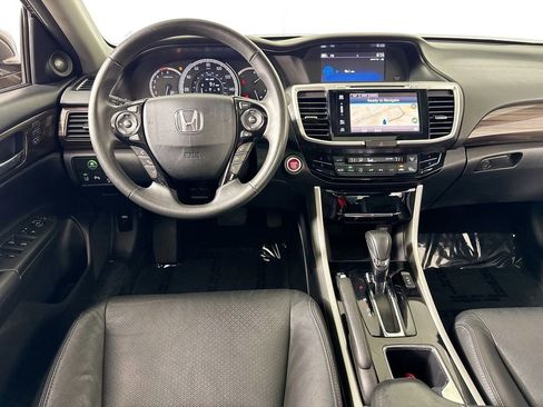 Used 2017 Honda Accord Touring image 27