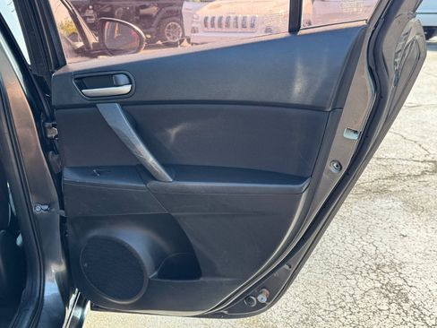 Used 2010 MAZDA MAZDA3 i Touring FWD image 17