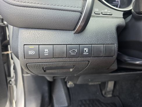 Used 2022 Toyota Camry LE FWD image 26