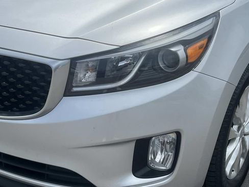 Used 2016 Kia Sedona EX FWD image 9