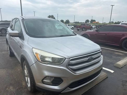 Used 2017 Ford Escape SE FWD image 3