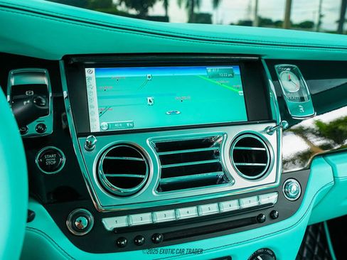 Used 2017 Rolls-Royce Wraith image 25