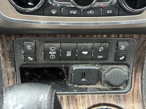 Used 2015 GMC Acadia Denali image 19