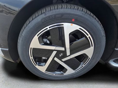 New 2026 Hyundai Ioniq 9 Limited image 9