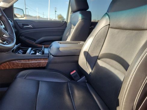 Used 2017 Chevrolet Suburban Premier image 22