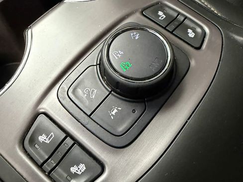 Used 2022 GMC Terrain AT4 AWD/4WD image 25