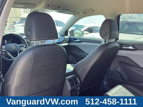 Used 2022 Volkswagen Taos SE AWD/4WD image 26