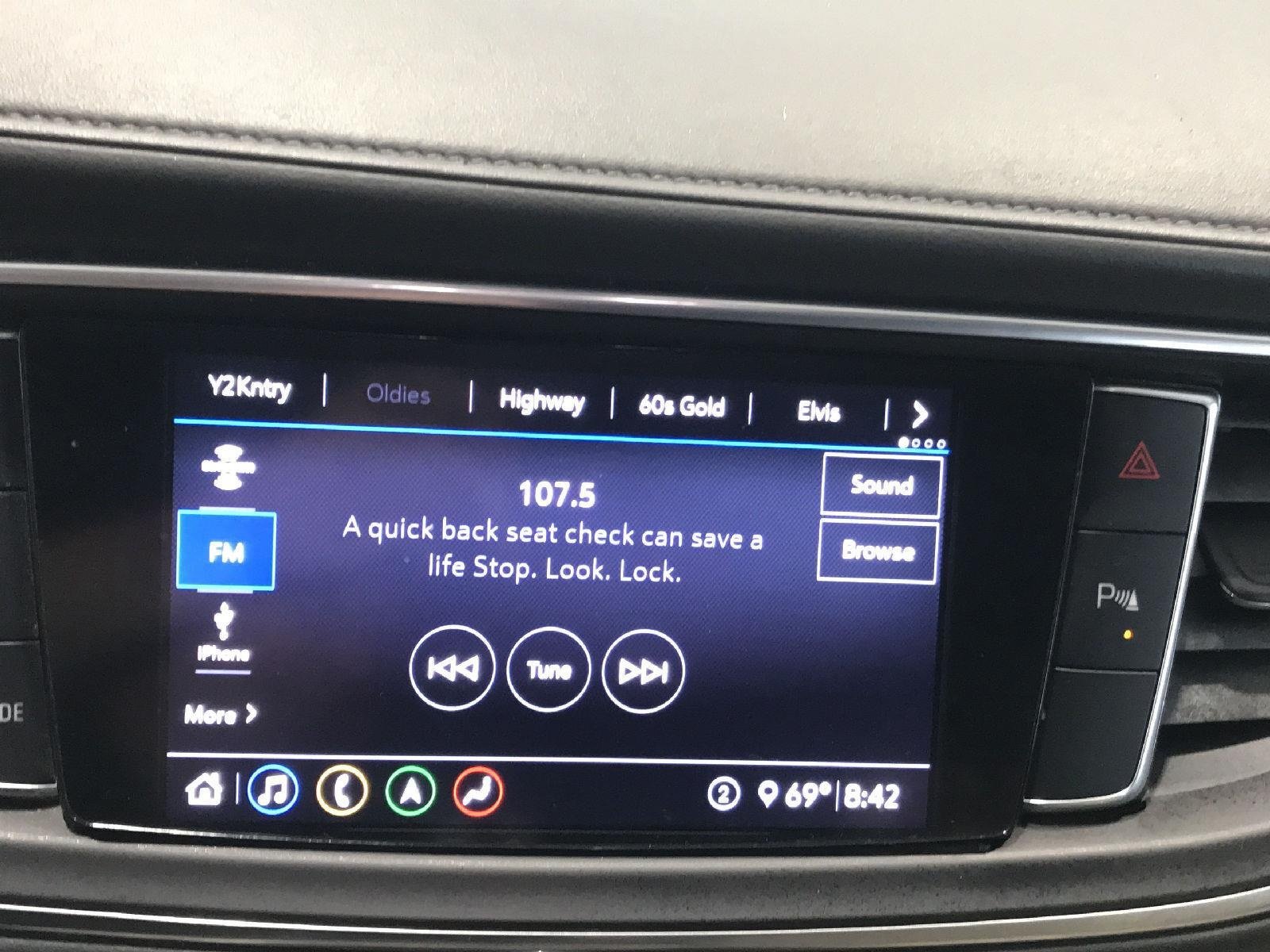 Used 2020 Buick Enclave Essence w/ Sound and Sites Package AWD/4WD image 6