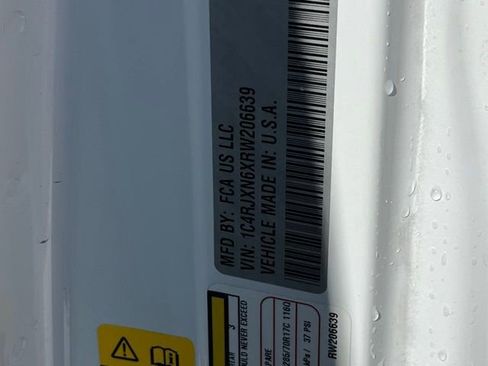 Used 2024 Jeep Wrangler Unlimited image 25