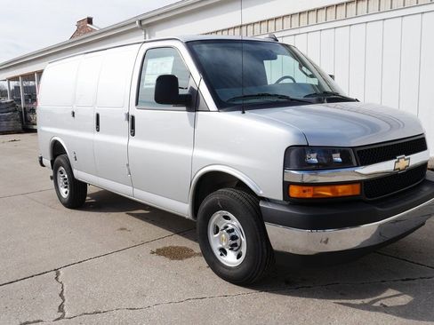 New 2025 Chevrolet Express 2500 w/ Enhanced Convenience Package RWD image 2