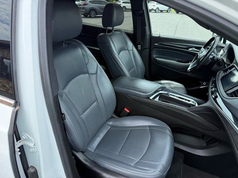 Used 2022 Buick Enclave Premium AWD/4WD image 23