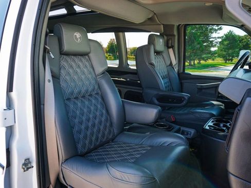 Used 2023 GMC Savana 2500 Extended image 33
