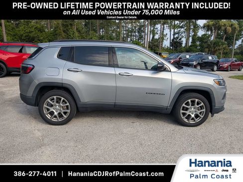 Used 2022 Jeep Compass Latitude AWD/4WD image 3