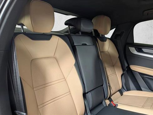 Certified 2025 Porsche Cayenne Coupe AWD/4WD image 23