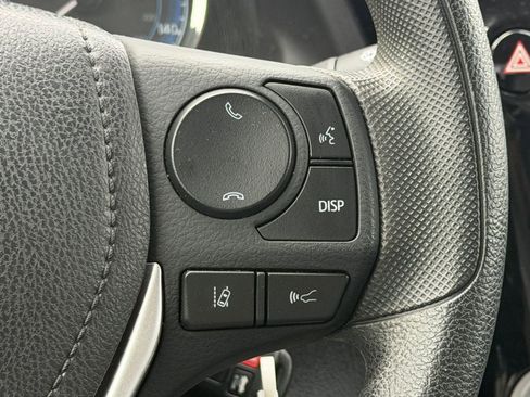 Used 2018 Toyota Corolla LE FWD image 23