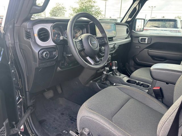 Used 2025 Jeep Wrangler Sport AWD/4WD image 21