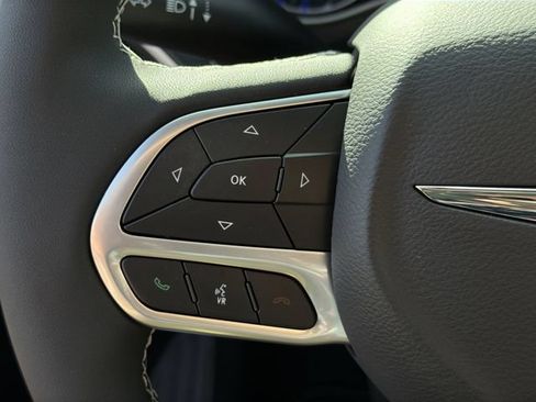 New 2026 Chrysler Pacifica Select FWD image 25