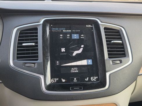 Used 2021 Volvo XC90 T6 Momentum AWD/4WD image 17