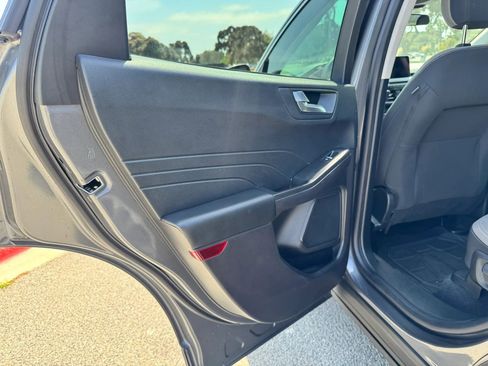 Used 2021 Ford Escape SE FWD image 34