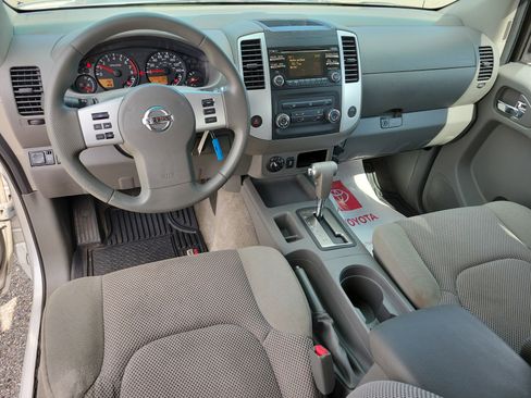 Used 2013 Nissan Frontier SV AWD/4WD image 14