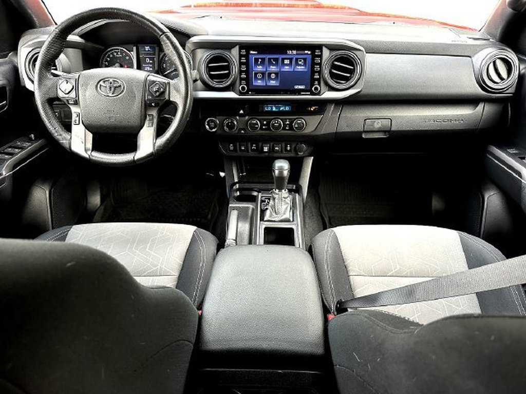 Used 2021 Toyota Tacoma TRD Sport w/ Technology Package AWD/4WD image 28