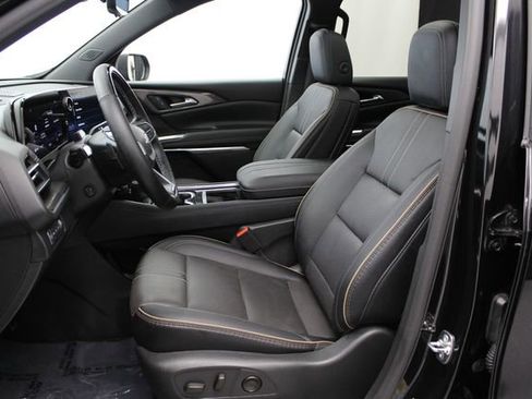 Used 2026 Chevrolet Traverse High Country image 13