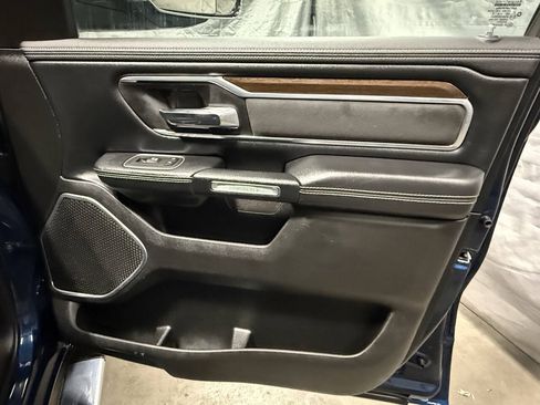 Used 2022 RAM 1500 Laramie AWD/4WD image 12