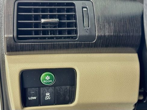 Used 2015 Honda Accord Touring image 11