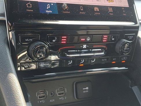 New 2025 Jeep Grand Cherokee Limited image 37