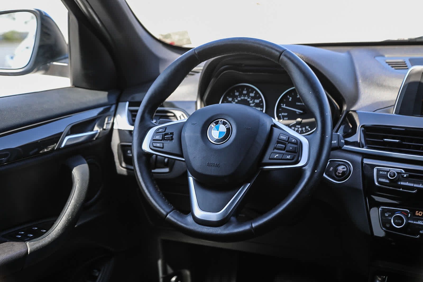 Used 2016 BMW X1 xDrive28i AWD/4WD image 15