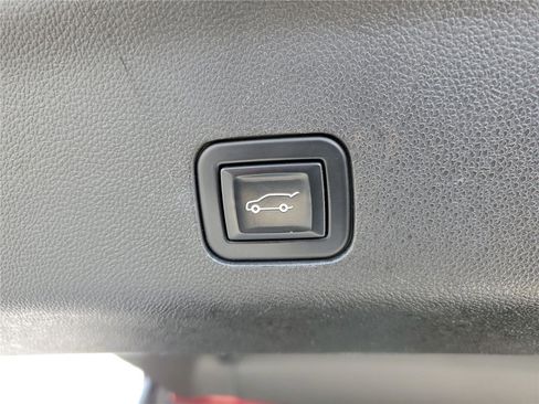 Used 2021 Chevrolet Tahoe High Country w/ Premium Package image 9