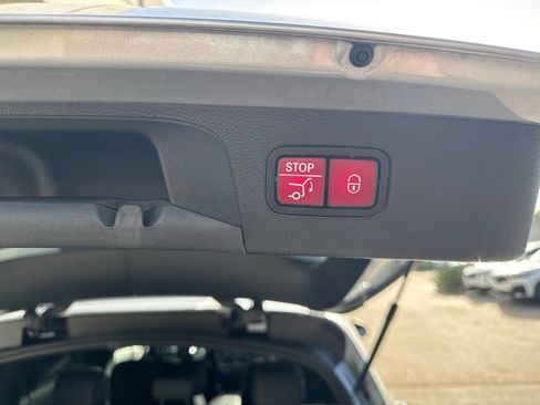 Used 2021 Mercedes-Benz GLC 300 image 7