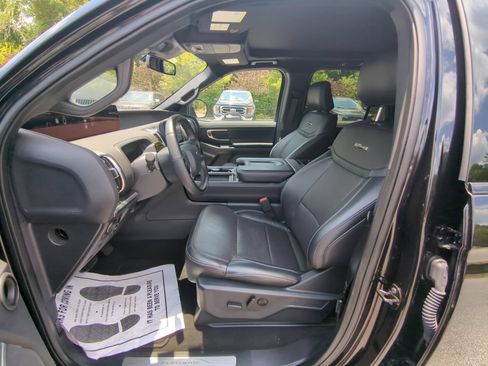 Used 2025 Ford Expedition Platinum w/ Stealth Performance Package AWD/4WD image 14