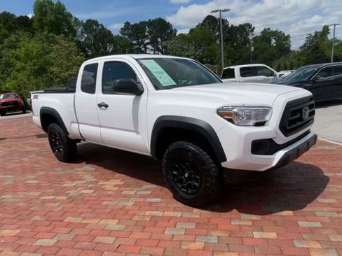 Used 2022 Toyota Tacoma SR w/ SX Package RWD image 3