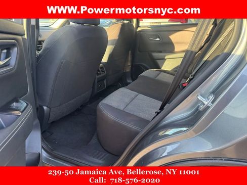 Used 2024 Nissan Rogue SV FWD image 24