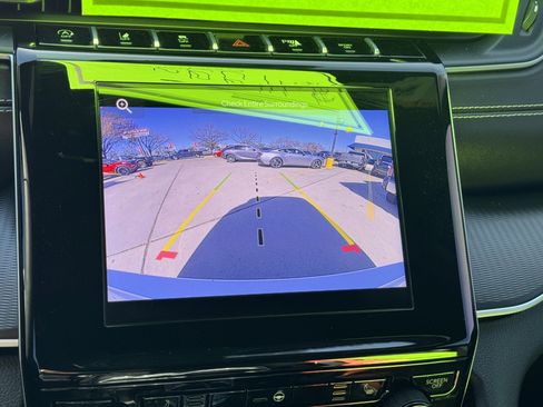 Used 2025 Jeep Grand Cherokee L Laredo image 26