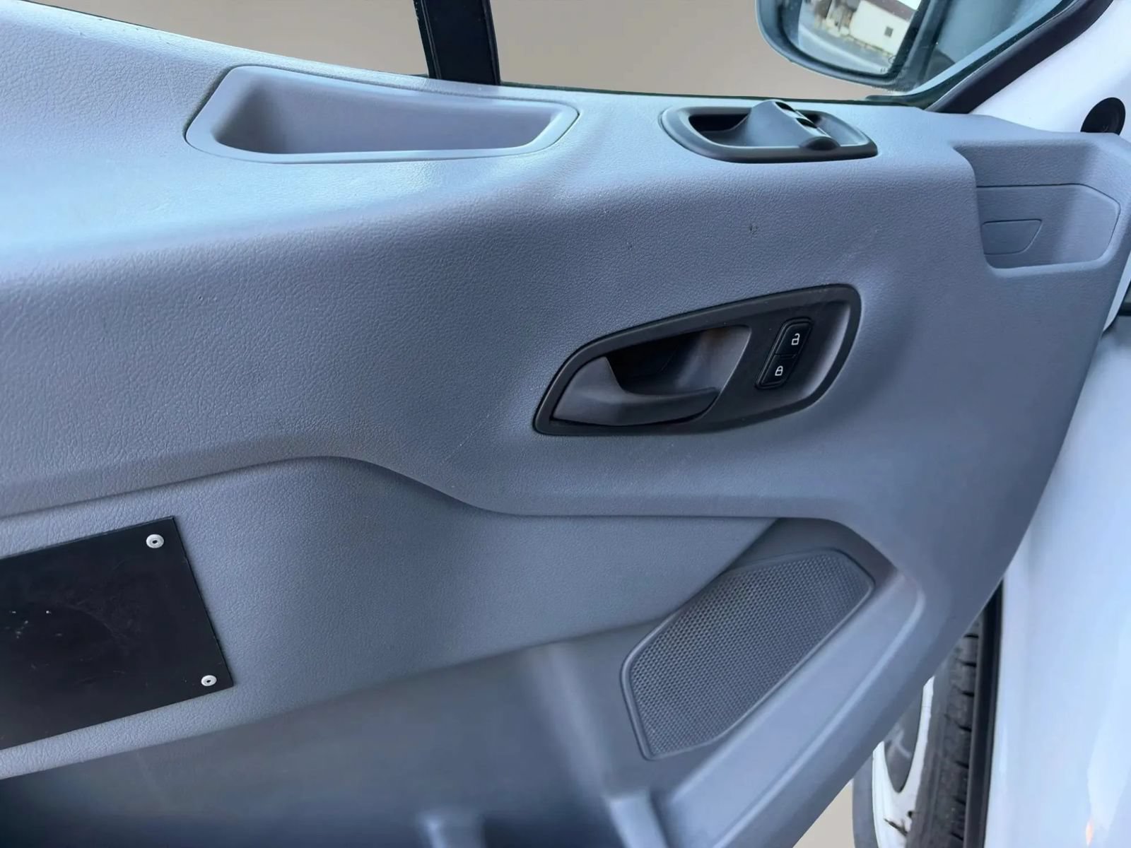 Used 2019 Ford Transit 250 130 Low Roof RWD image 12