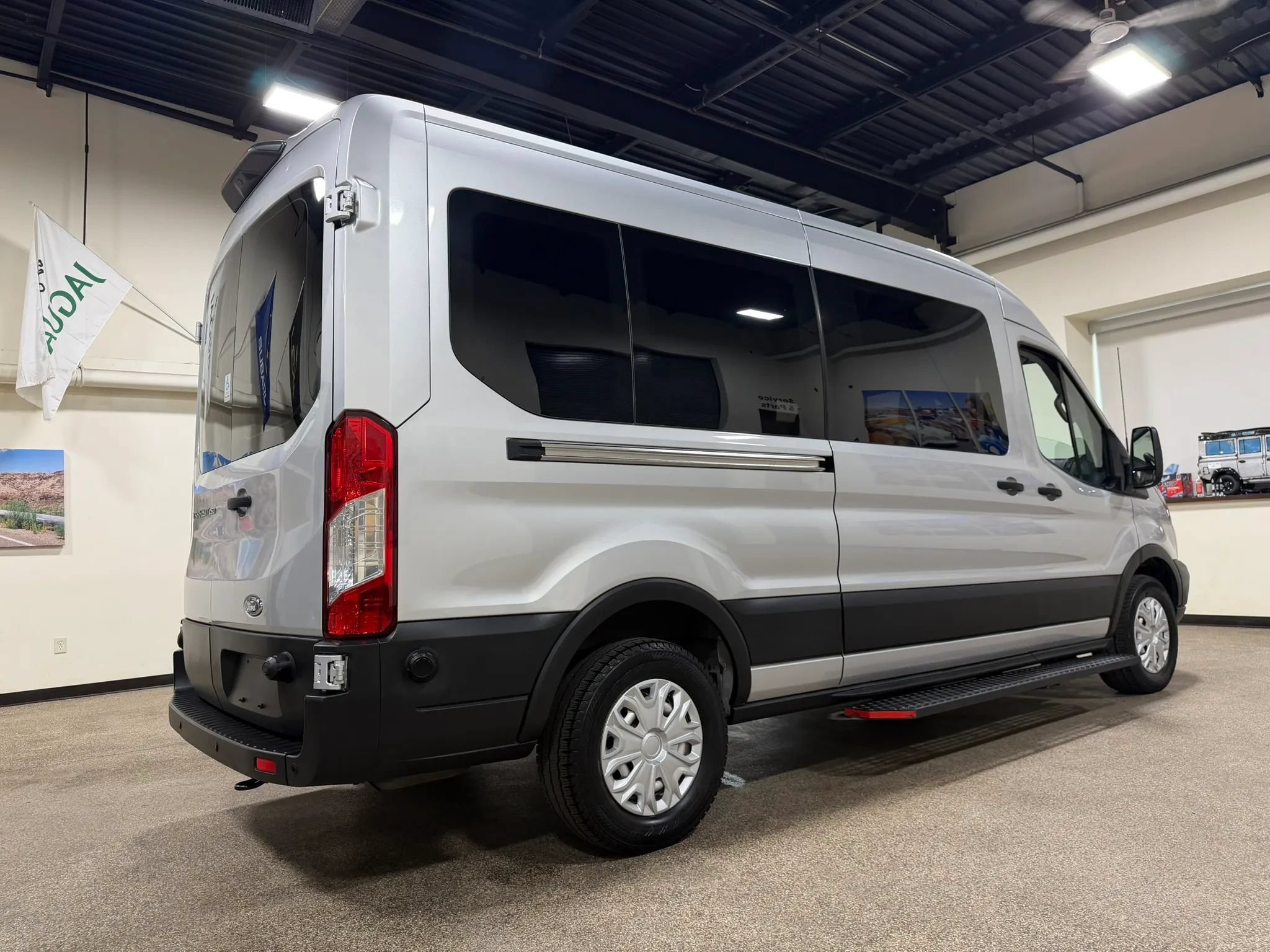 Used 2019 Ford Transit 250 148 Medium Roof RWD image 6
