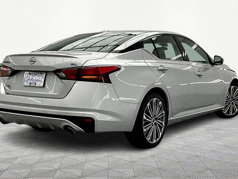 Used 2023 Nissan Altima 2.5 SL image 2